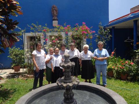 La Hna. Rosa M. López P. creó junto con otras cinco hermanas el centro terapéutico Dos alas del mismo vuelo que funcionó durante 8 años en Xalisco, México. (Foto: cortesía Hna. Rosa López)  