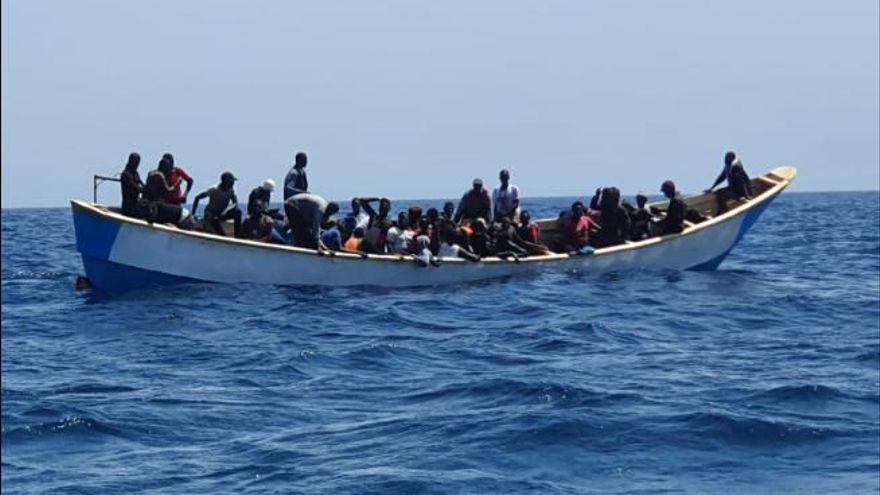 Embarcación de uno de los migrantes que llegaron a Almería, España. (Foto: cortesía Fátima Santoló-Osorio)