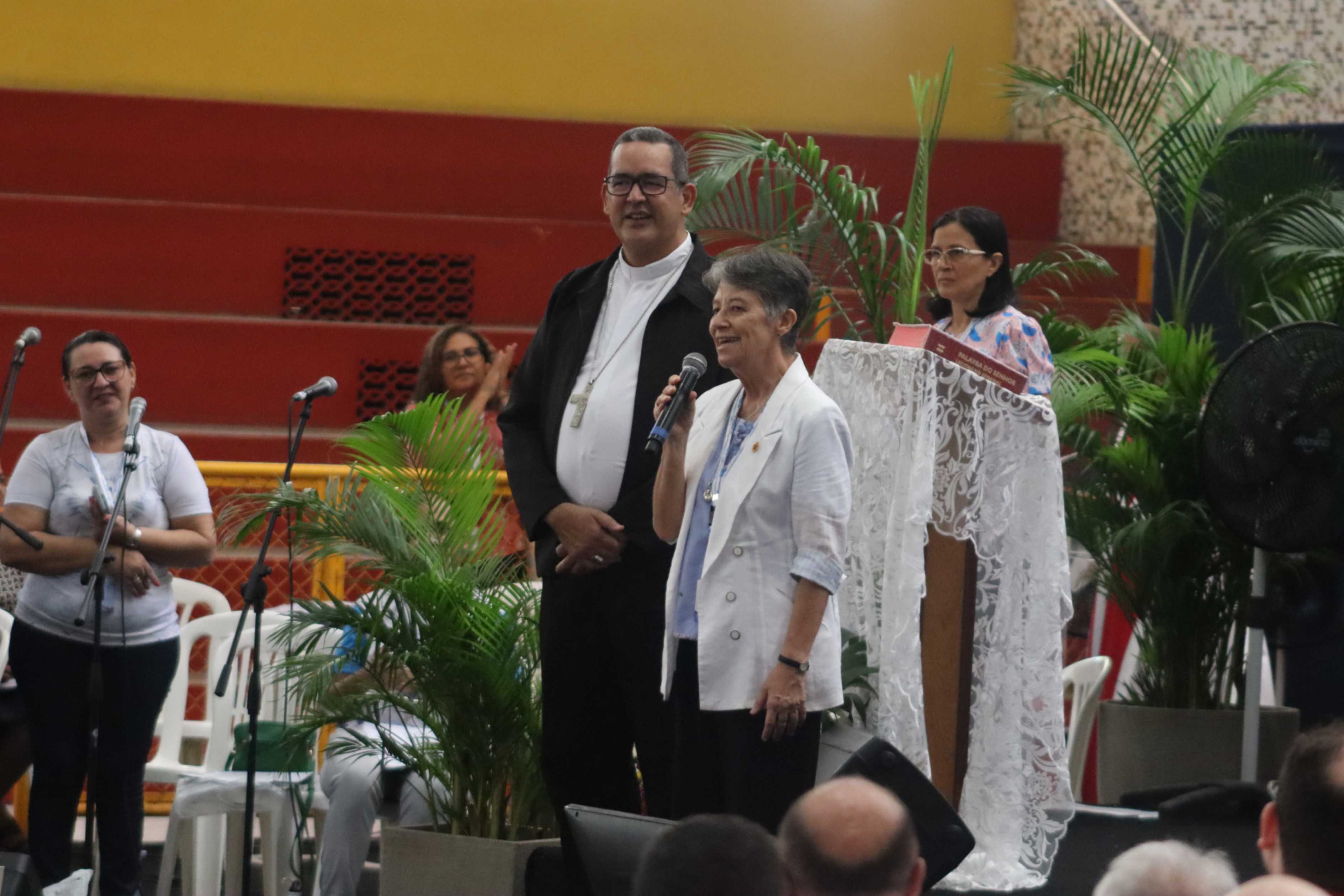 Sr. Eliane Cordeiro, president of the Congress of Religious of Brazil, speaks to participants in Fortaleza during the celebration of the conference's 70th anniversary. (Courtesy of CRB)