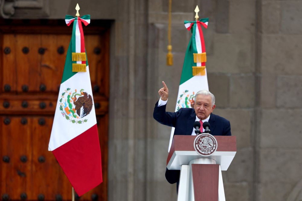 El presidente saliente de México Andrés Manuel López Obrador pronunció su último discurso sobre el Estado de la Unión en la Plaza del Zócalo, en el centro de Ciudad de México, el 1 de septiembre de 2024. (Foto: Raquel Cunha/Reuters/OSV Noticias) 