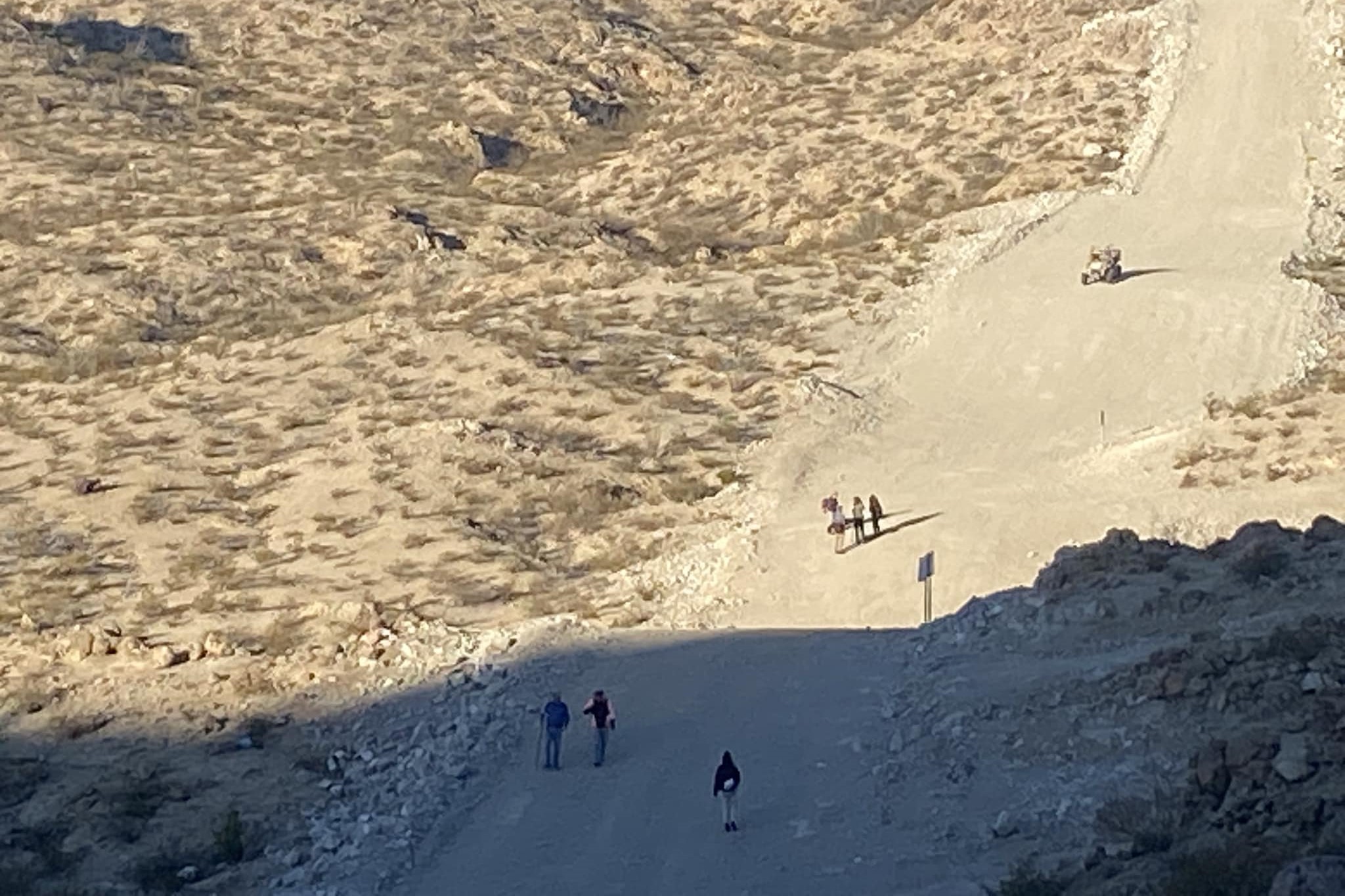 En El Paso, EE. UU., las misioneras scalabrinianas junto a laicos voluntarios parroquiales y personal del Hope Border Institute unen esfuerzos para humanizar el tránsito de los migarntes y defender sus derechos, además de incidir para que cambien las políticas inhumanas de migración selectiva. (Foto: cortesía Hna. Leticia Gutiérrez)