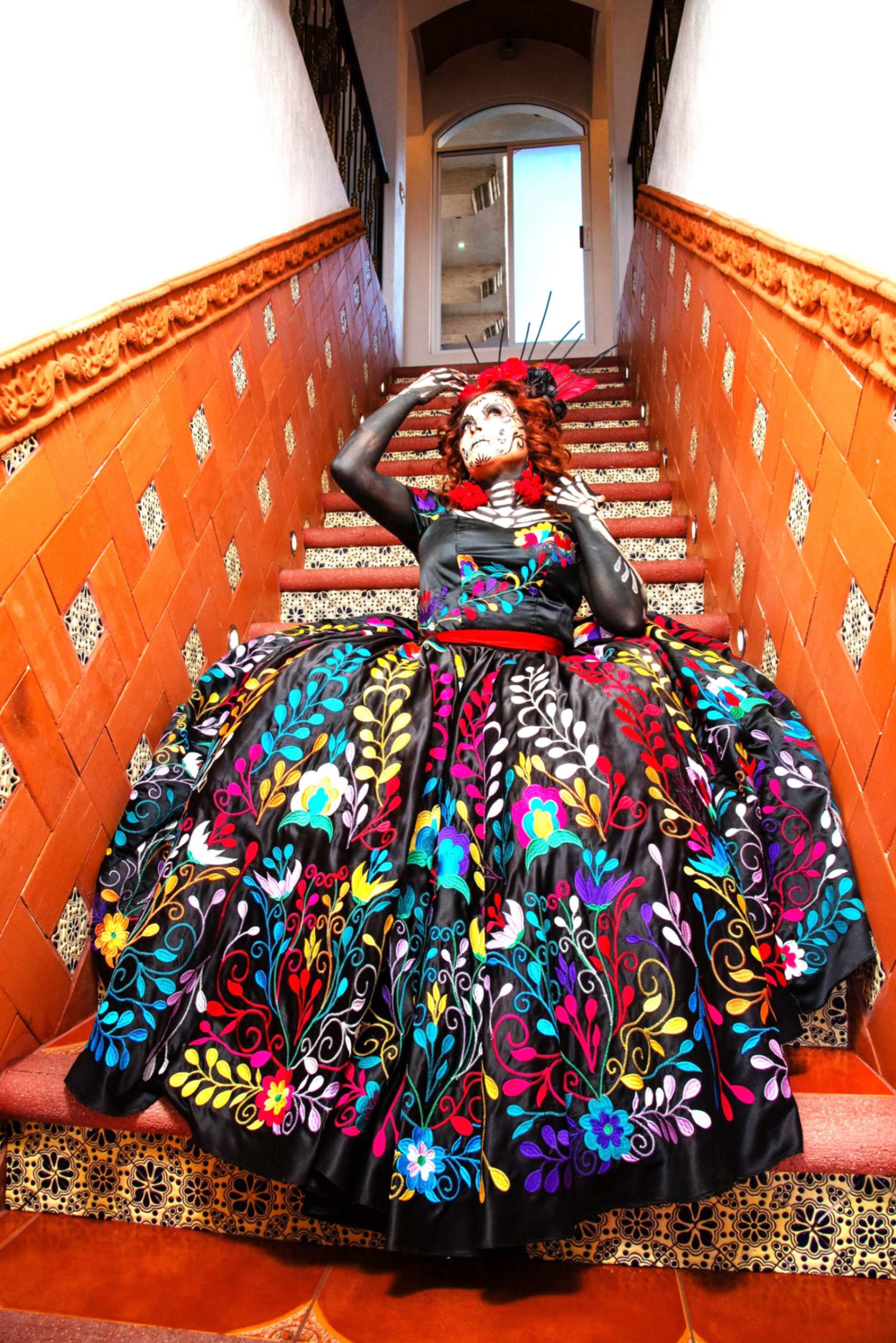 Figura emblemática del Día de Muertos: la Catrina, símbolo de una persona pobre que intenta aparentar ser rica de forma cómica. Esta representación es una tradición en estas fechas y adorna las calles. (Foto: cortesía Nash)