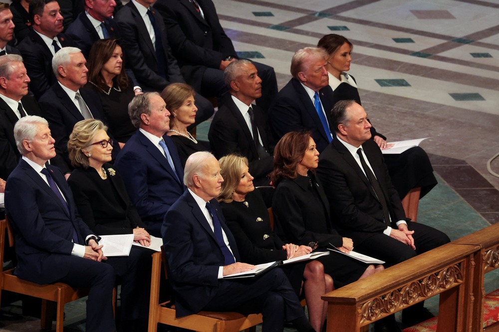 Four rows of seating pictured, containing living presidents and vice presidents.