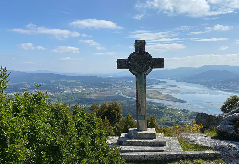 Scenic views along the pilgrimage route to Santiago de Compostela (Courtesy of Ana González)