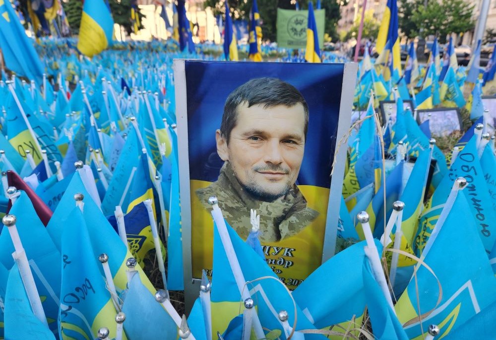 A memorial in central Kyiv, capital of Ukraine, commemorates fallen Ukrainian soldiers who have died since the full-scale invasion by Russia of Ukraine in February 2022. (GSR photo/Chris Herlinger)