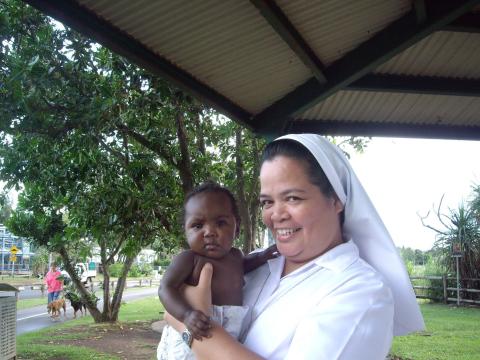 Durante su tiempo en Australia en 2008, la Hna. María Valentina Rebollos Paragas trabajó con personas descendientes de los pueblos aborígenes de la ciudad de Darwin, Territorio del Norte. (Foto: cortesía Hna. María V.  Rebollos P.)