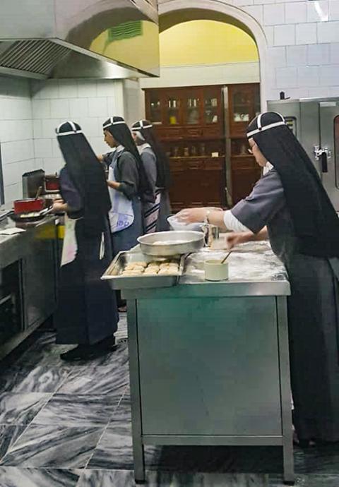 Brigidine sisters in their kitchen at Casa Santa Brigida in Havana prepare food to offer to those in need. (Courtesy of María Ángel Díaz Ledesma)