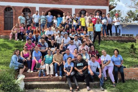 Comunidad Del Verbum Dei en Lebrija, Santander, Colombia, durante un encuentro de oración el 24 de noviembre del 2024. (Foto: cortesía Nubia Celis) 