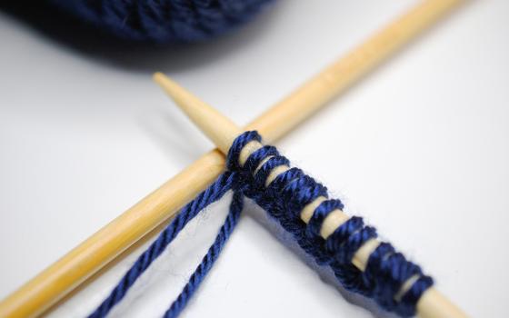 Knitting (Unsplash/Hello I'm Nik)